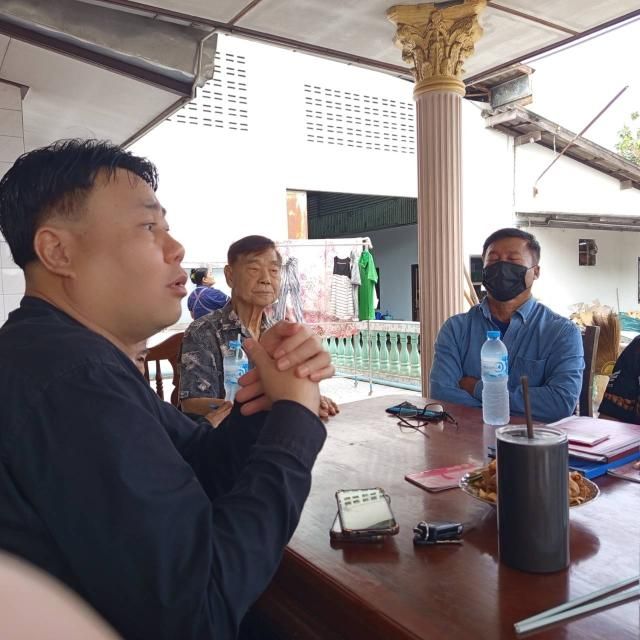  นายพีฏาวุธ นาโควงค์  พัฒนาการอำเภอท่ามะกา พร้อมด้วยเจ้าหน้าที่พัฒนาชุมชนอำเภอท่ามะกา ลงพื้นที่พบกลุ่มออมทรัพย์เพื่อการผลิต  บ้านสนุ่น หมู่ 5 ตำบลตะคร้ำเอน